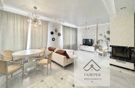 Продаж 4 кімнатна Центр міста 5 поверх Вид на парк