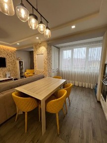 Лишається все ! Продаж 3 кімнатної квартири