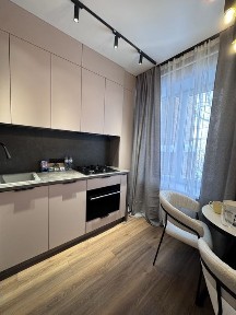 2 кім квартира з новим сучасним ремонтом близько центру та озера