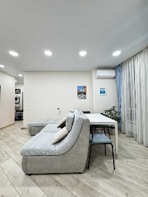 Продажа 2-комнатной квартиры 70 м², Героев Небесной Сотни просп.