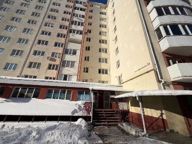 Продам фасадне комерційне приміщення в районі Автовокзалу