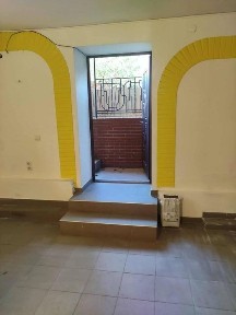 Приміщення під комерцію в районі вокзалу на вул. Шараневича