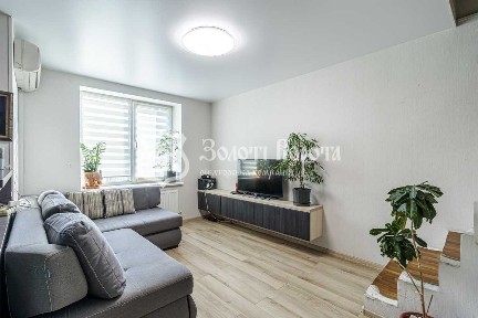 Продажа 4-комнатной квартиры 97.9 м², Жулянская ул., 1Б