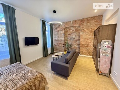 Львів, Галицький, вулиця Богдана Хмельницького 1