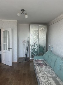 Затишна квартира в селі Катюжанка, меблі і техніка залишаються