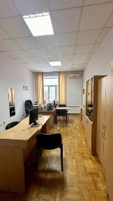 Оренда офісів! Центр! Площа! 200-220 грн/м2!