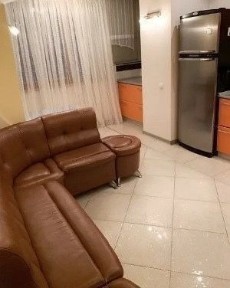 Велика квартира з гаражем поруч парку Відродження