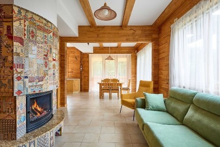Заміська резиденція в Карпатах. Будинок 125м. кв Ділянка 26сот. Огороджена, охороняєма.