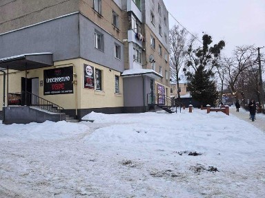 Оренда приміщення 38 м. кв. в центрі під офіс, перукарню, магазин.