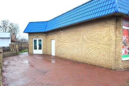 ОРЕНДА приміщення під МАГАЗИН - КАФЕ з літнім майданчиком у м. Сміла