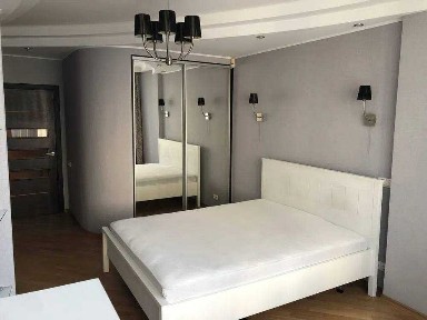 Киев, Днепровская наб., 26