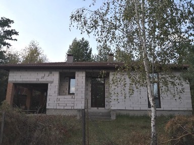 Хлепча сучасний одноповерховий котедж мальовниче місце природа річка