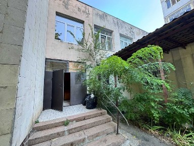 Театральна спортзал 370 кв. м. в/у гарне місце