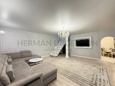 Продаж будинку 120 м. кв / 20 соток / Сторожниця