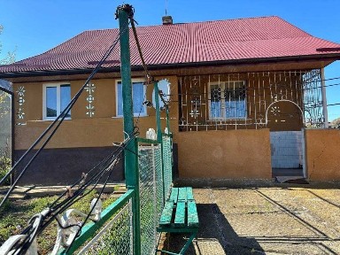 Продаж будинку, Долобів