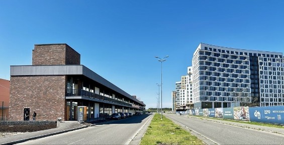 Продається два фасадних комерційних приміщення 50 і 144 м. кв.
