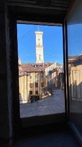 Продаж дворівневої квартири з терасою Площа Ринок\Театральна.