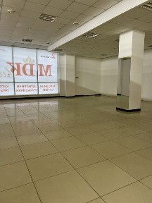 Магазин 215кв. м в діючому Торговому Центрі. Харків, м Палац Спорту. Без комісії.