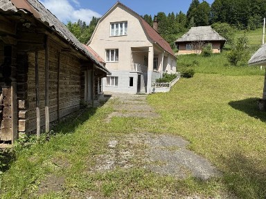 Продається два будинка у селі Нижний Студений