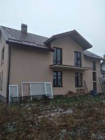 Продам будинок в Рясне руськє 270 к м цегляний утеплиний газ світло в