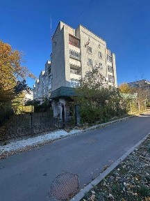 Продаж приміщення 132 м2, поруч вул. Любінська, з закритим двором та парковко для авто.
