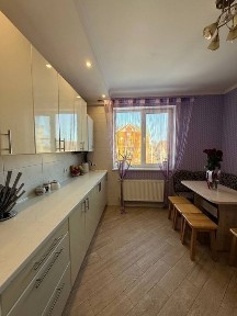 ПРОДАЖ квартири з власним паркомісцем