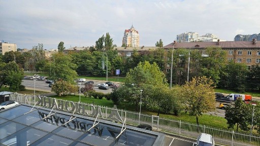 М Звіринецька, Офіс зі Свіжим Ремонтом в БЦ, Паркінг, Без %