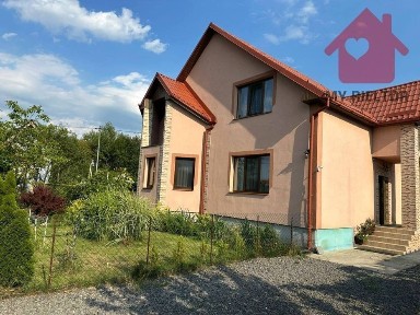 Продам Будинок 180 квадратів ( 5 кімнат) і ділянкою 8 соток