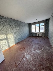 Продажться бюджетна 3х кімнатна квартира по вул. Дружби Народів.