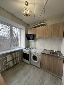 Продаж 2-к квартири Незалежної України ( район зупинки Миру )