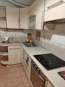 3 ком на Королева угол Левитана