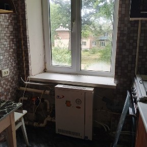 Продаю 2х комнатную изолированную квартиру г. Пивденне