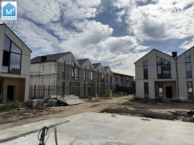 Продаж 2 поверхового таунхауса з ділянкою на 1 сотку, 120 кв. м, 5 кімнат, на вул. Завальна • ID 33862209