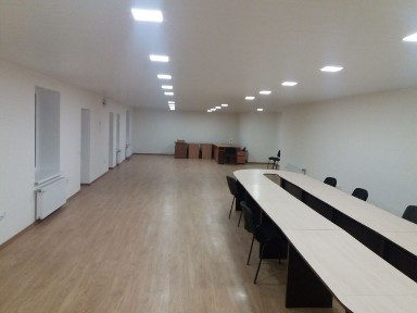 Продаж майнового комплексу 4500 кв. 100 соток у власності