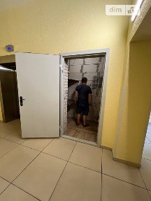 Здається спеціальне приміщення на вул. Лесі Українки 62Б, площа 1.9 кв. м • ID 32241116