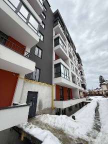 Продаж фасадного комерційного приміщення 63 м. кв в центрі м. Винники
