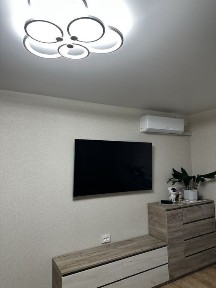 Продам свою двухкомнатную на Площади Независимости