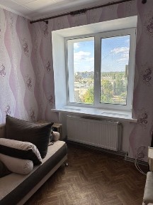 Продаж 3-х кімнатної квартири в девʼяти поверховому будинку