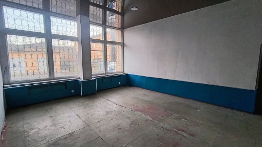 Оренда приміщення під магазин та ін., центр, червона лінія, 91 кв. м.