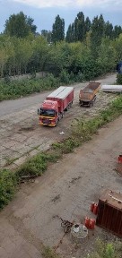 Відкритий майданчик з твердим покриттям, козловим краном та жд підїзд