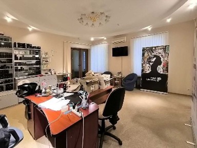 ТЕРМІНОВО приміщення з ремонтом в Центрі для офісу, салону, мед. кабінету