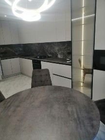 Здається елітна квартира в центрі біля парку, озера