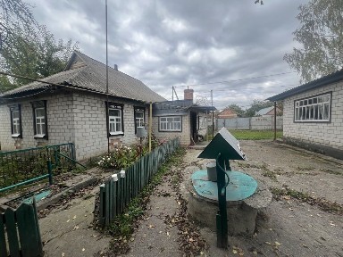 Продам 2 будинки в одному дворі с. Садки