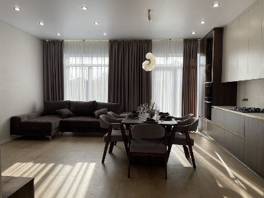 Петропавлівська Борщагівка, Миколаївська 65