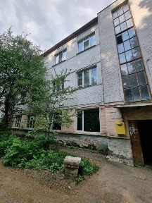 Яківці, поруч з музеєм, велика квартира 60м²
