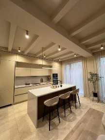 Продам будинок на вул. Анни Ахматовой