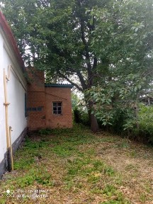 Будинок + 40 соток землі, недалеко від центру міста Андрушівка