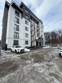 Продаж великої 1-кімнатної квартири з можливістю перепланування у 2-кімнатну в парковій зоні, м. Львів-Дубляни (Шевченківський р-н)