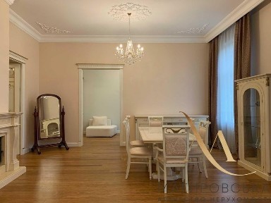 Продаж вишуканої 3-кімнатної квартири по вул. Кн. Романа