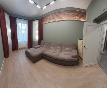 Оренда 2к вул. Війтовича ( собнячного типу)